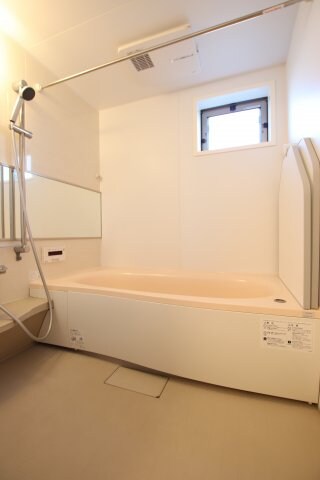 ノイエスカーサの物件内観写真