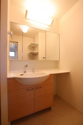 ノイエスカーサの物件内観写真