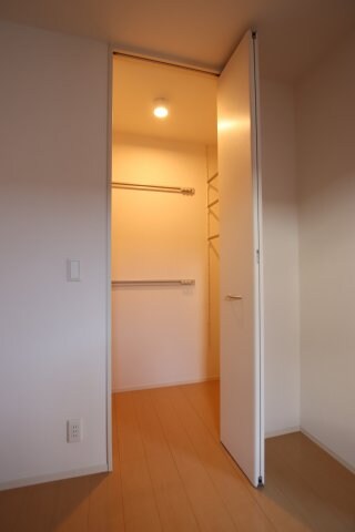 ノイエスカーサの物件内観写真