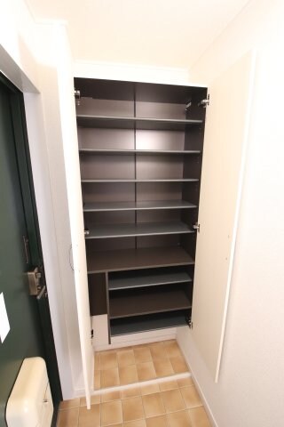 トリバン深井の物件内観写真