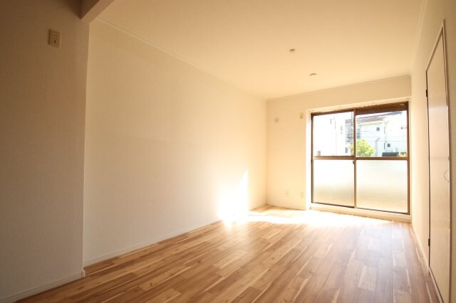 トリバン深井の物件内観写真