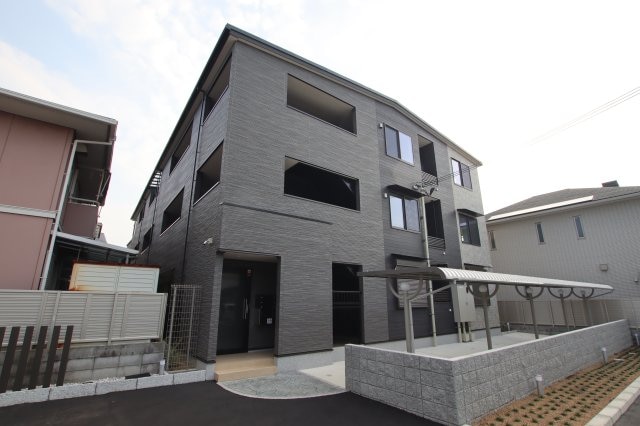 アイマコート初芝の物件外観写真