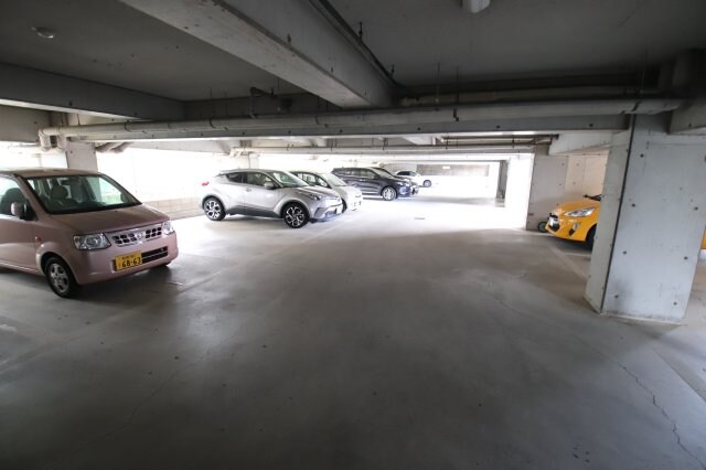 アデューウエダの物件外観写真