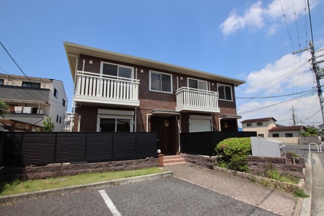 フローラルⅣの物件外観写真