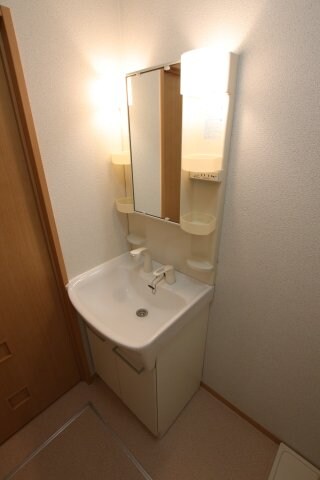 フローラルⅣの物件内観写真