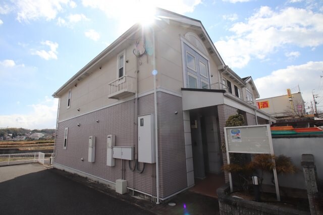 サニープレイスの物件外観写真