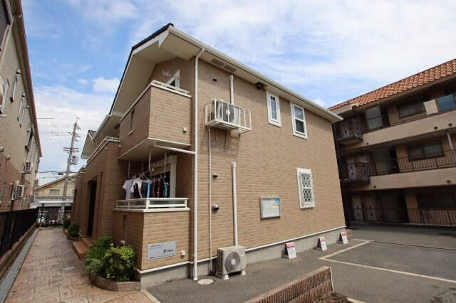 ドゥーエの物件外観写真