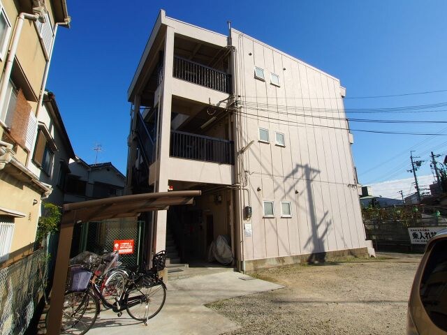 初芝マンションの物件外観写真