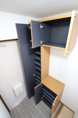 ラルジュウエストの物件内観写真