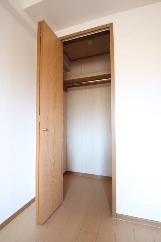 ラルジュウエストの物件内観写真