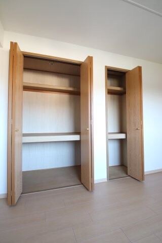 ラルジュウエストの物件内観写真