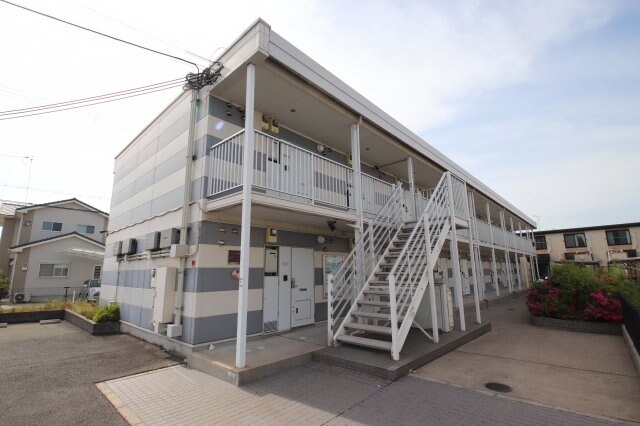 レオパレスシャルマンアンジュの物件外観写真