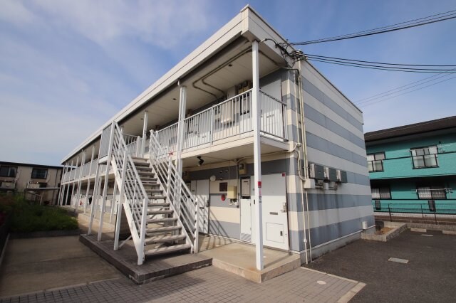 レオパレスシャルマンルミエールの物件外観写真