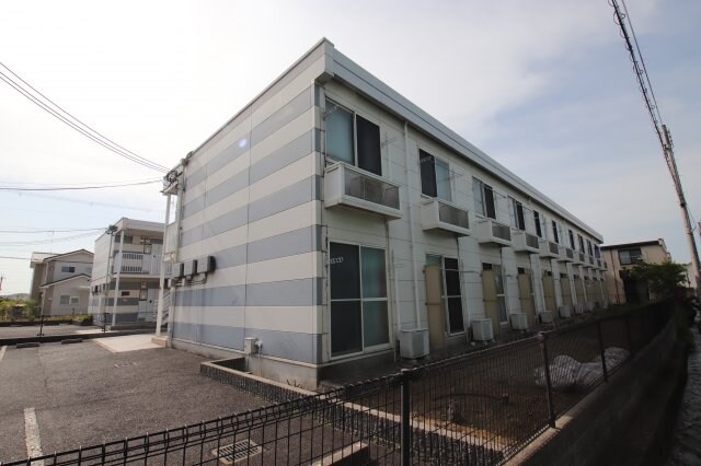 レオパレスシャルマンルミエールの物件外観写真