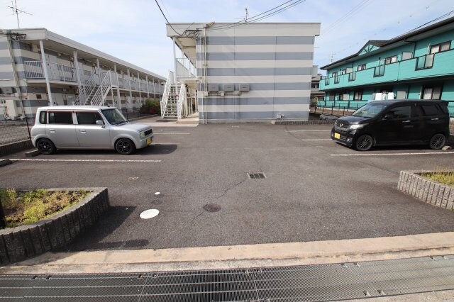 レオパレスシャルマンルミエールの物件外観写真