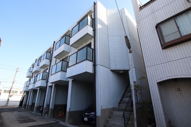 プレアール初芝の物件外観写真