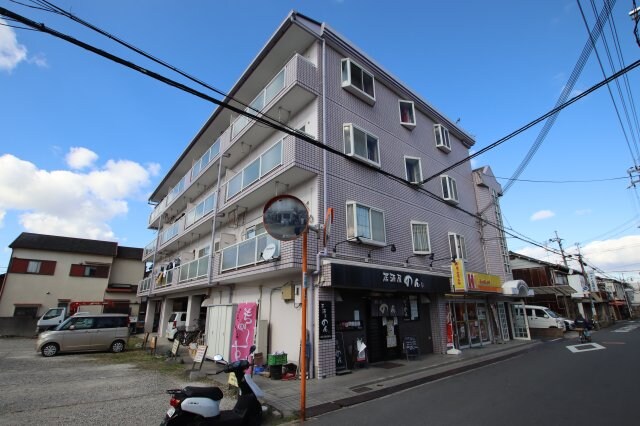 パラストオカザワの物件外観写真