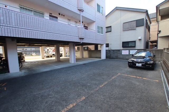 パラストオカザワの物件外観写真