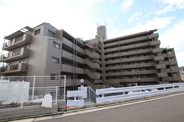 グレーシィ金剛アルティプラザの物件外観写真