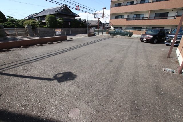 ファーストパレスの物件外観写真