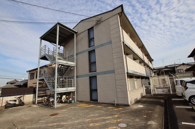 レオパレスM＆Mの物件外観写真