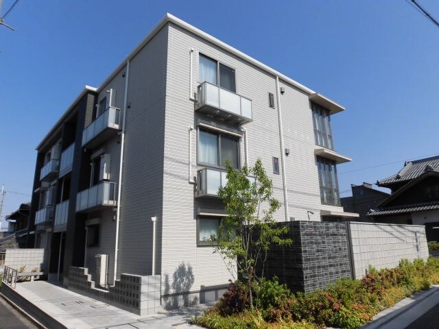 シャーメゾンSUNBAYの物件外観写真