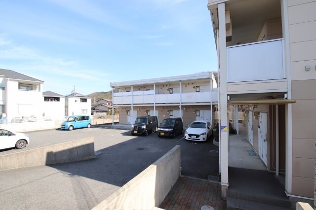 レオパレスエストの物件外観写真