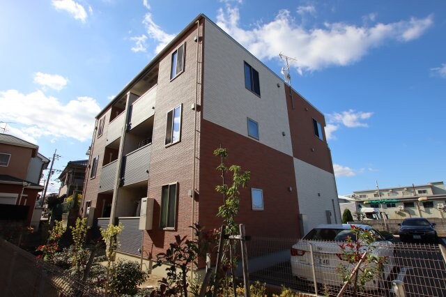 ストラーダディラピスの物件外観写真