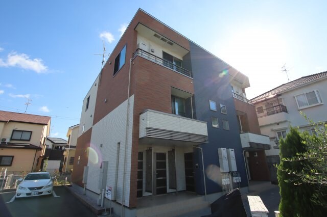 ストラーダディラピスの物件外観写真