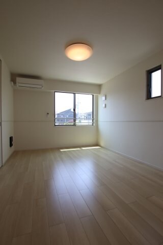 エレガントオハナの物件内観写真