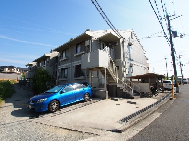 サントス泉ヶ丘の物件外観写真