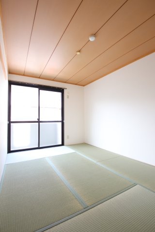 サントス泉ヶ丘の物件内観写真