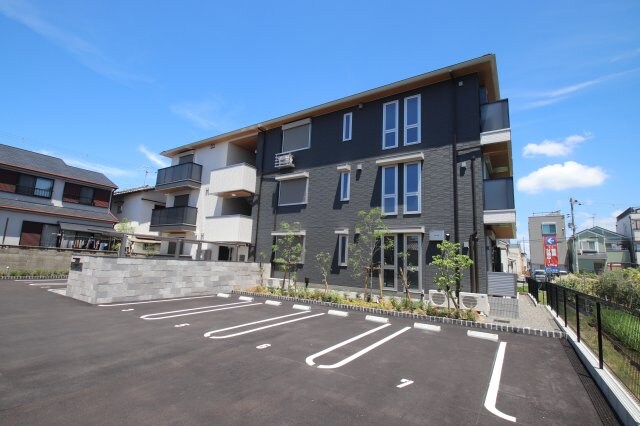 クレマチスの物件外観写真