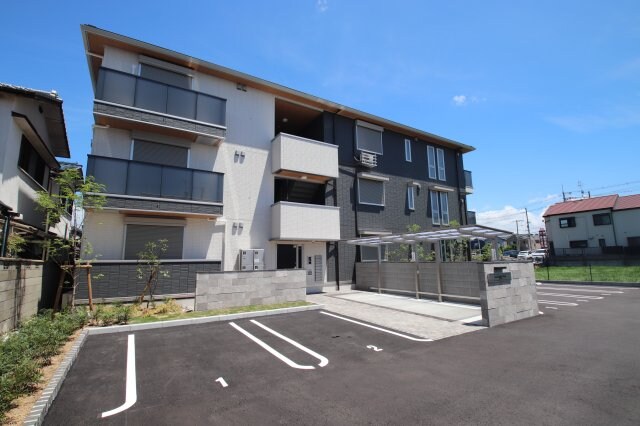 クレマチスの物件外観写真