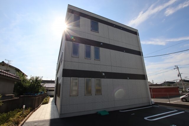 Earth Well(アースウェル)の物件外観写真