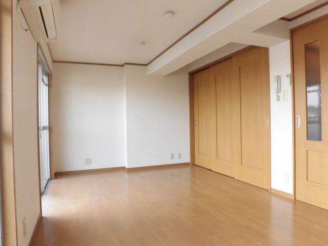 山本レンターマンションの物件内観写真