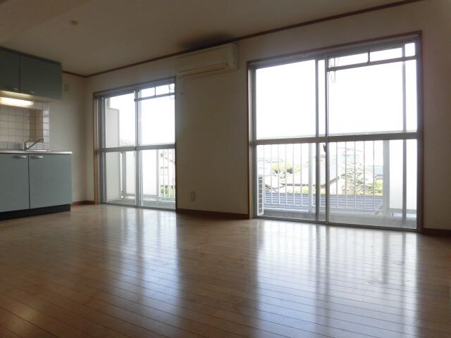 山本レンターマンションの物件内観写真