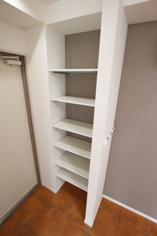 エヌエムトラントヌフウエストの物件内観写真