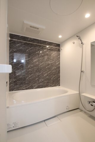 グランモンターニュの物件内観写真