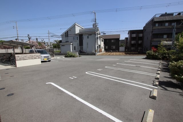 ファミーユ深井の物件外観写真