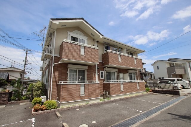 グランペールの物件外観写真