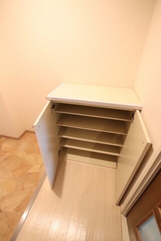 ヴィラ・ビアンカ美原の物件内観写真