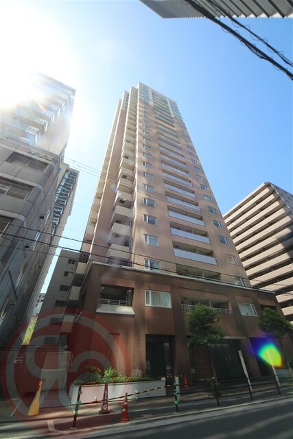 クロスレジデンス大阪新町の物件外観写真