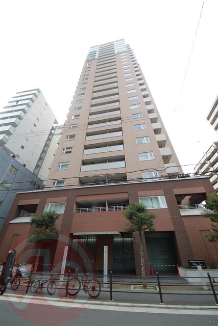 クロスレジデンス大阪新町の物件外観写真