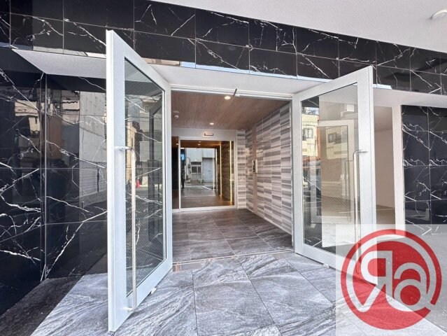 プレミアフェニックスの物件外観写真