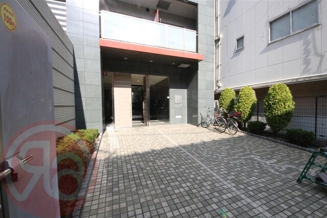 ルクレ難波の物件外観写真