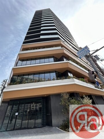 コンフォリア・リヴ本町WEST Qの物件外観写真