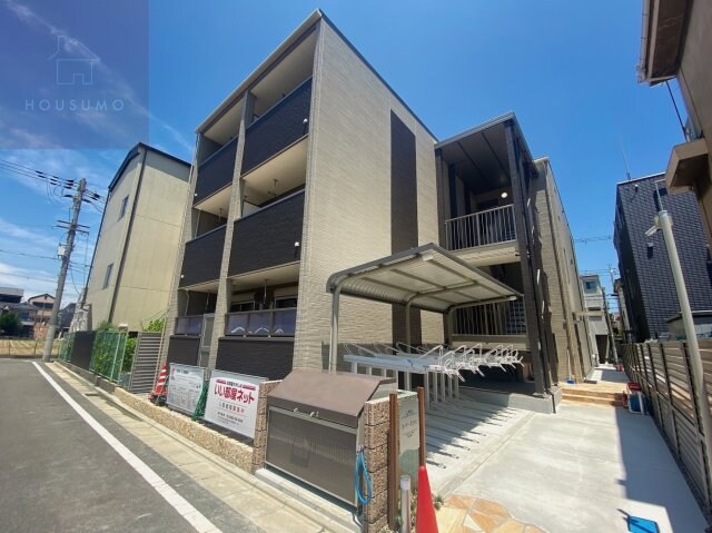 カーサ・オストロの物件外観写真