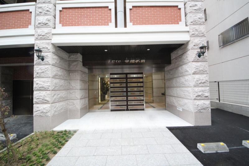 ラグゼ布施駅前の物件外観写真