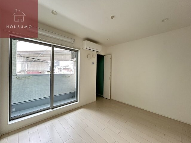 レジュール・ウールの物件内観写真